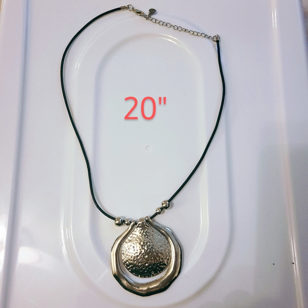 Necklace bundle - Picture 2 of 7